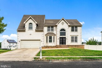 5 Waterview Dr, Sicklerville, NJ 08081
