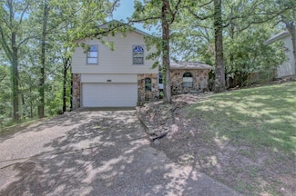 11 Stoney Ridge Ln, Maumelle, AR 72113
