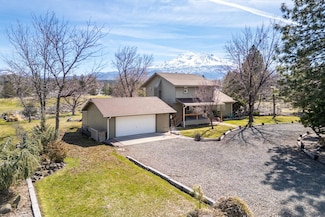 16834 Lake Shore Dr, Weed, CA 96094