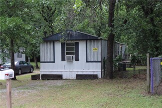 1652 Pelican Dr N, Azle, TX 76020