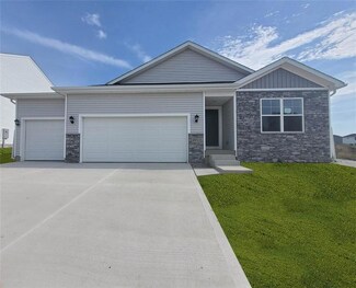 1020 Dee St SE, Bondurant, IA 50035