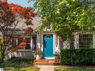 230 S Elmwood Ave, Traverse City, MI 49684