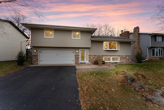 8924 66th Ave N, Brooklyn Park, MN 55428