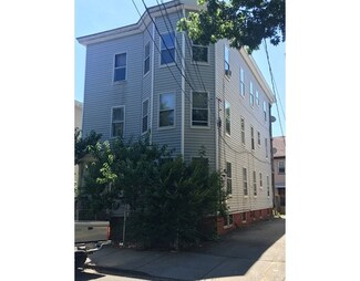 28 Nelson St, Lynn, MA 01905