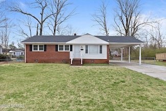 118 Puller Dr, Jacksonville, NC 28540