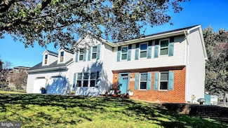 645 W 1st St, Boiling Springs, PA 17007