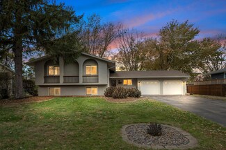 944 16th St SE, Forest Lake, MN 55025