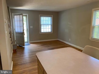 129 E Linden St, Alexandria, VA 22301