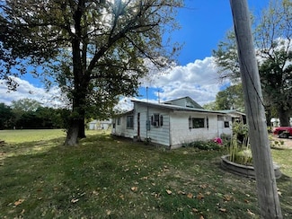238 E Delta St, Aurora, MO 65605