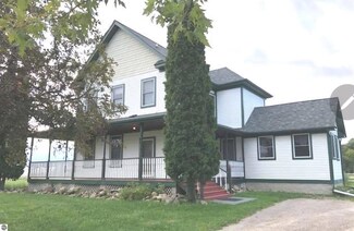 6600 E Surrey Rd, Clare, MI 48617