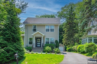 247 Airmount Ave, Ramsey, NJ 07446