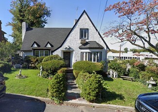 46-18 Hanford St, Flushing, NY 11362