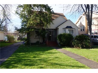 744 Kinsman St NW, Warren, OH 44483