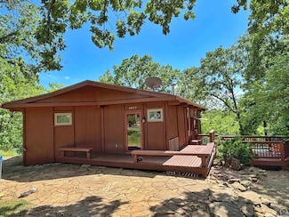 8827 Greenwood Ave, Ozawkie, KS 66070
