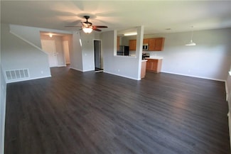 122 Bayliss St, Hutto, TX 78634