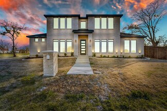 2470 Ozona St, Dallas, TX 75203