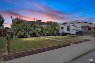 902 El Tejon Ave, Bakersfield, CA 93308