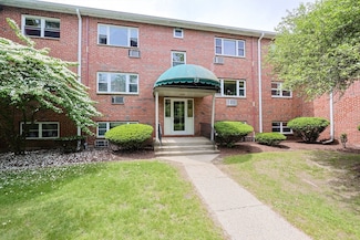 79 Walnut St Unit 3, Newton, MA 02460