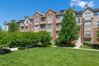 1950 Farnsworth Ln Unit 202, Northbrook, IL 60062