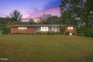 304 Ridgecrest Dr, Elizabethton, TN 37643