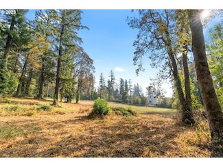 13570 Goodall Rd Unit 2, Lake Oswego, OR 97034