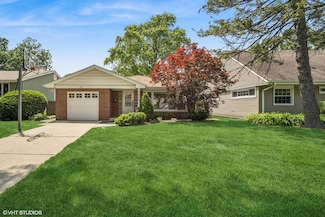 630 Wesley Dr, Park Ridge, IL 60068