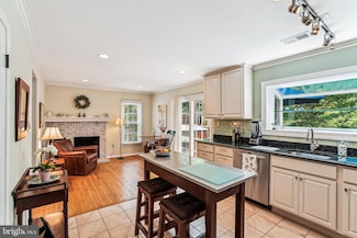 2446 S Walter Reed Dr Unit A, Arlington, VA 22206