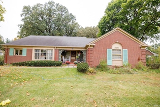 217 W Roselawn Dr, Logansport, IN 46947