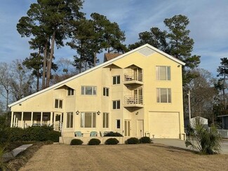1958 Lakeshore Dr, Manning, SC 29102