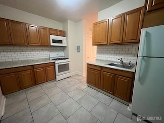 952 Jackson Ave Unit 1R, Elizabeth, NJ 07201