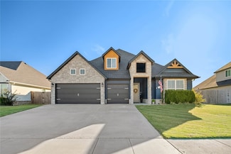 921 Red Maple St, Centerton, AR 72719