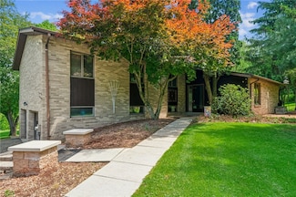 4004 Mayflower Ct, Murrysville, PA 15668