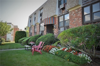 510 Child St Unit 303A, Warren, RI 02885