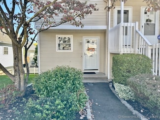 2390 State St Unit 7J, Hamden, CT 06517