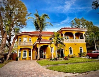 911 Jungle Ave N, Saint Petersburg, FL 33710