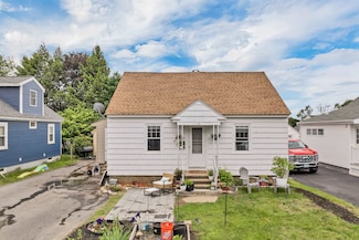 146 Anthony St, Manchester, NH 03103