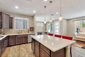 6306 Vista Del Bosque Dr NW, Albuquerque, NM 87120