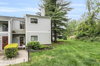 11 Joyce Ct, Tinton Falls, NJ 07724
