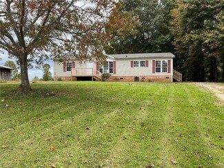 429 Smith Rd, Mount Airy, NC 27030