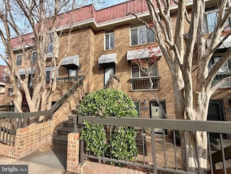 608 15th St S Unit 2, Arlington, VA 22202