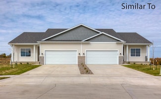 16738 Walnut Meadows Cir, Urbandale, IA 50323