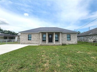 114 E Y St, Belle Chasse, LA 70037