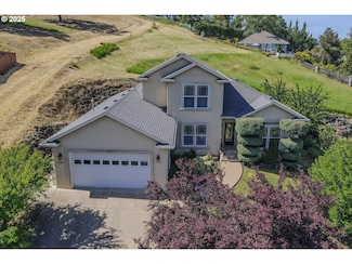 1680 NW Avery St, Roseburg, OR 97471
