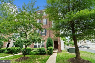 2260 Margraf Cir Unit 405, Woodbridge, VA 22191