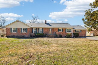 944 Lakeshore Dr, Gallatin, TN 37066