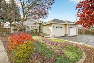 465 Creekside Cir, Central Point, OR 97502