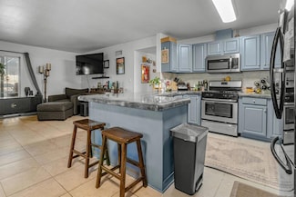 128 Frontier Dr, Oceanside, CA 92054