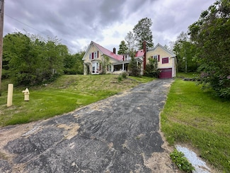 21 High St, Livermore Falls, ME 04254