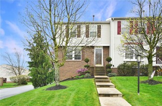 376 New World Dr, Clairton, PA 15025