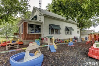 209 W Olive St, Chestnut, IL 62518